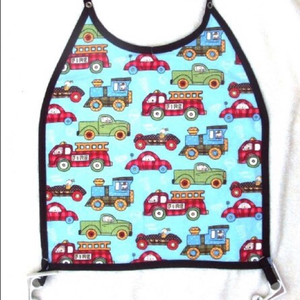 NWT Mess-less bob clips to table, truck pattern